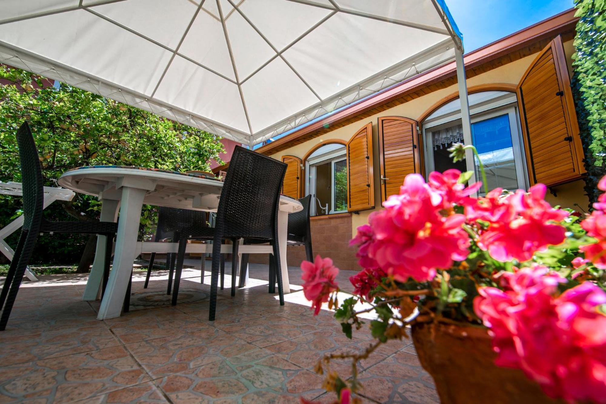 Villa Del Papiro Charme Apartments 아볼라 외부 사진
