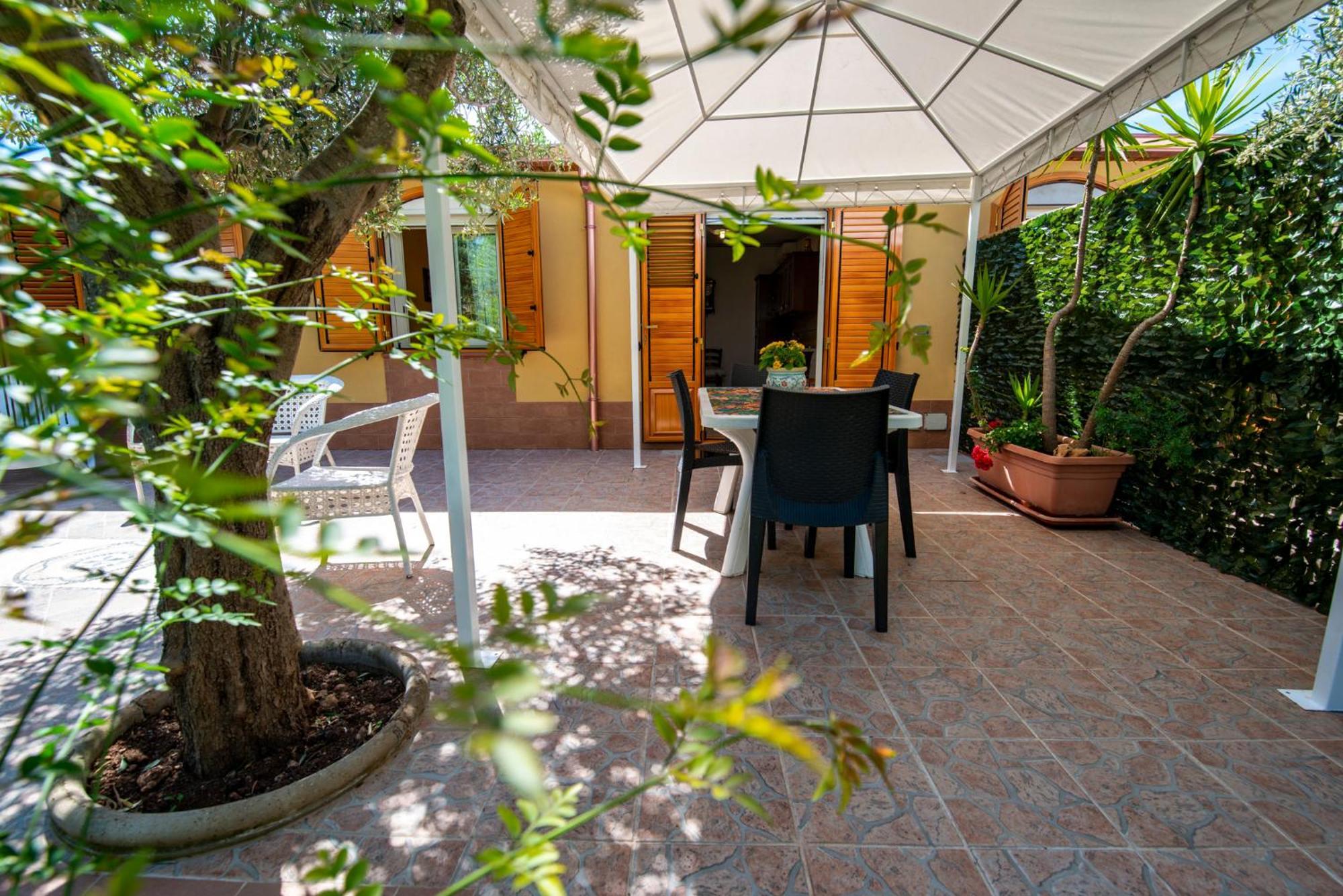 Villa Del Papiro Charme Apartments 아볼라 외부 사진