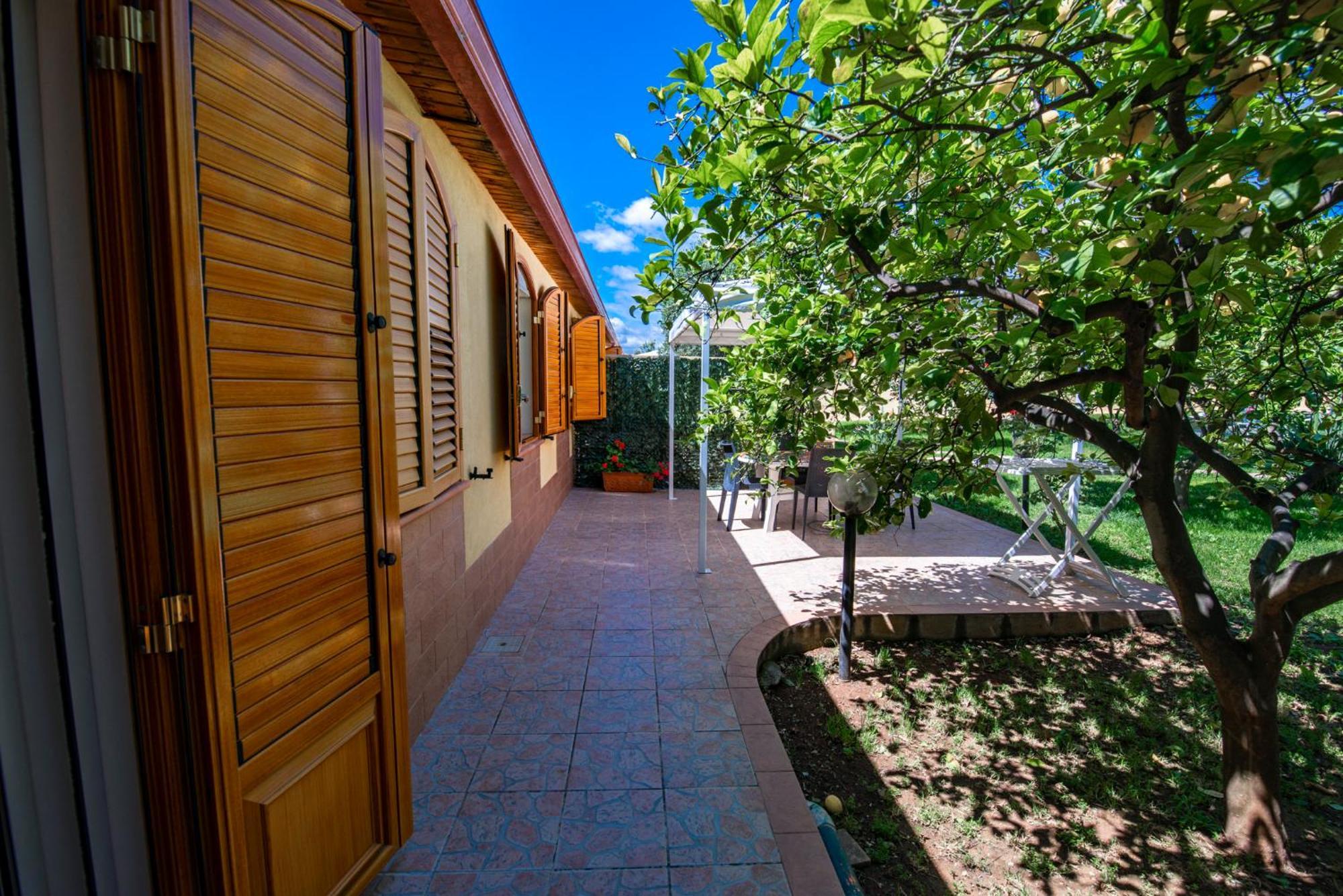 Villa Del Papiro Charme Apartments 아볼라 외부 사진