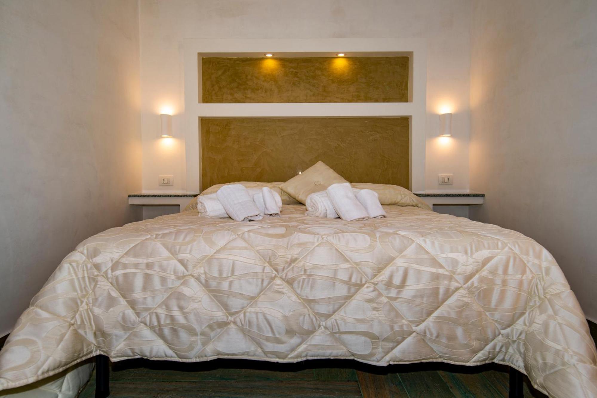 Villa Del Papiro Charme Apartments 아볼라 외부 사진
